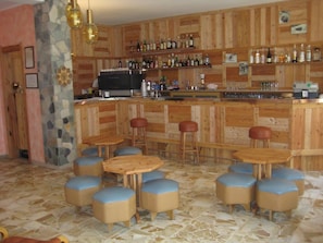 Bar (en el alojamiento)