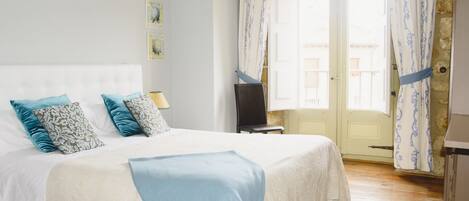 Schreibtisch, kostenloses WLAN, Bettwäsche