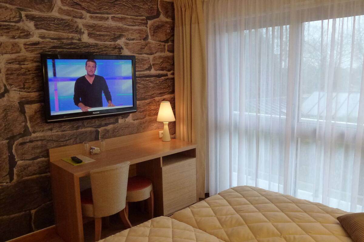 minibar, in-room safe, desk, free wifi