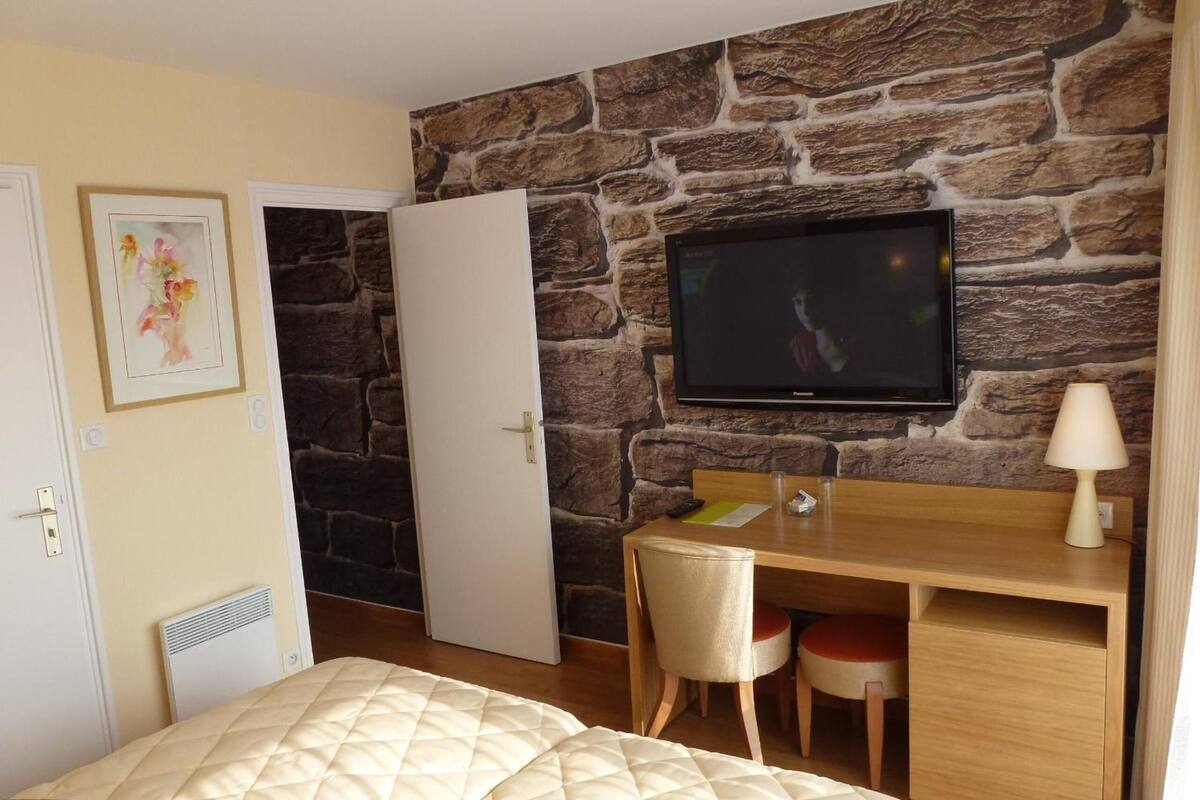 minibar, in-room safe, desk, free wifi