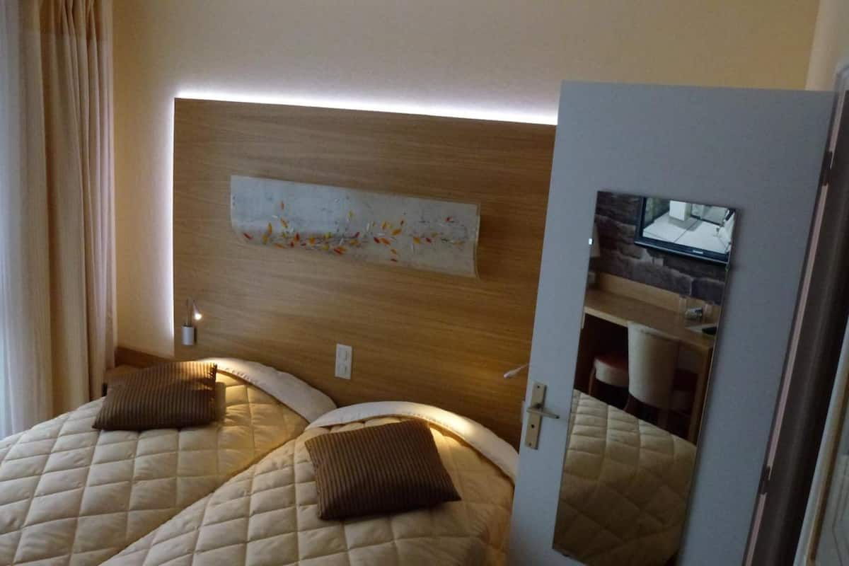 minibar, in-room safe, desk, free wifi