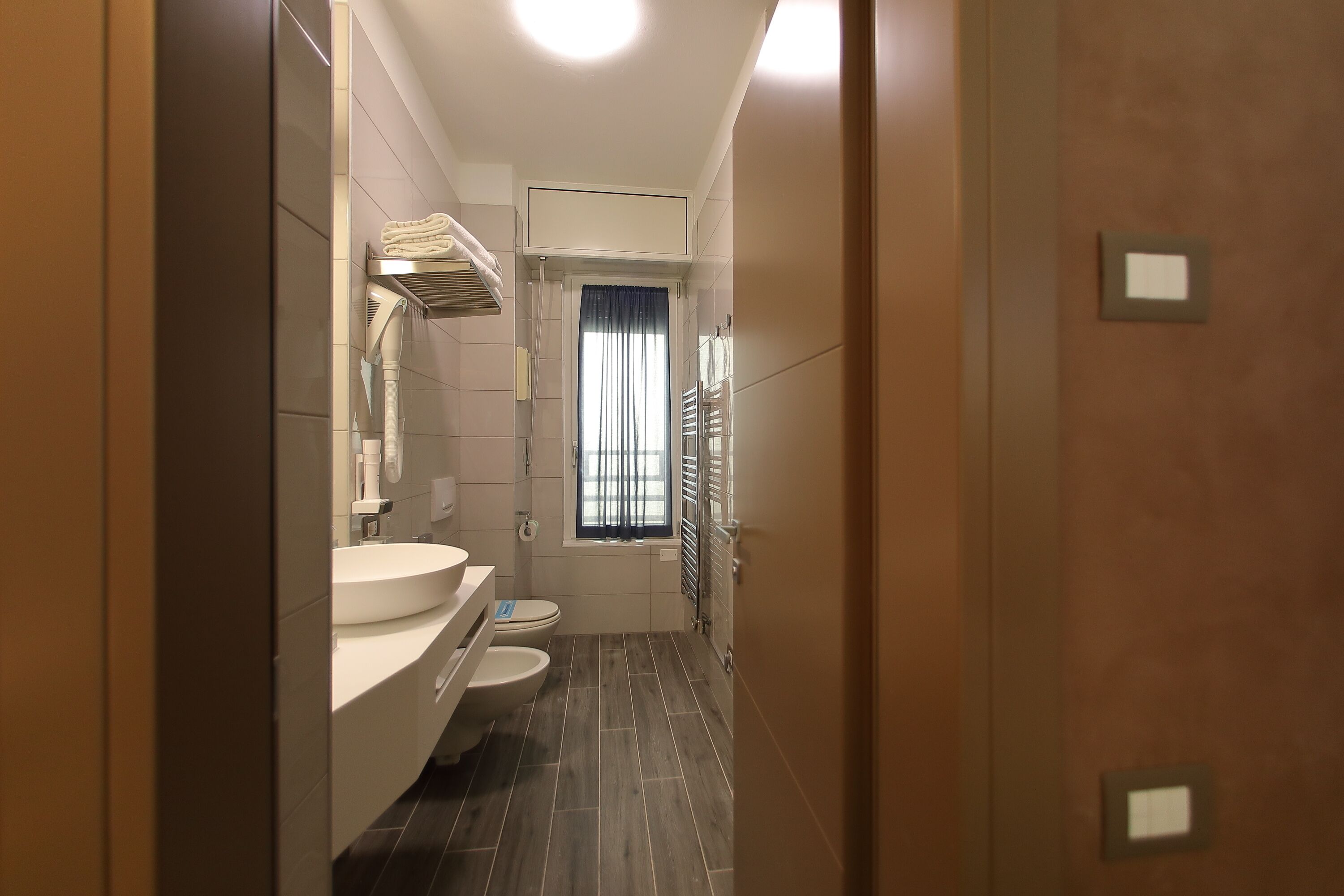 classic triple room | bathroom | shower, rainfall showerhead, free toiletries, hair dryer