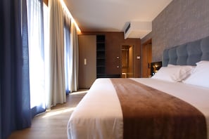 Literie de qualité, couette en duvet, minibar, coffre-fort