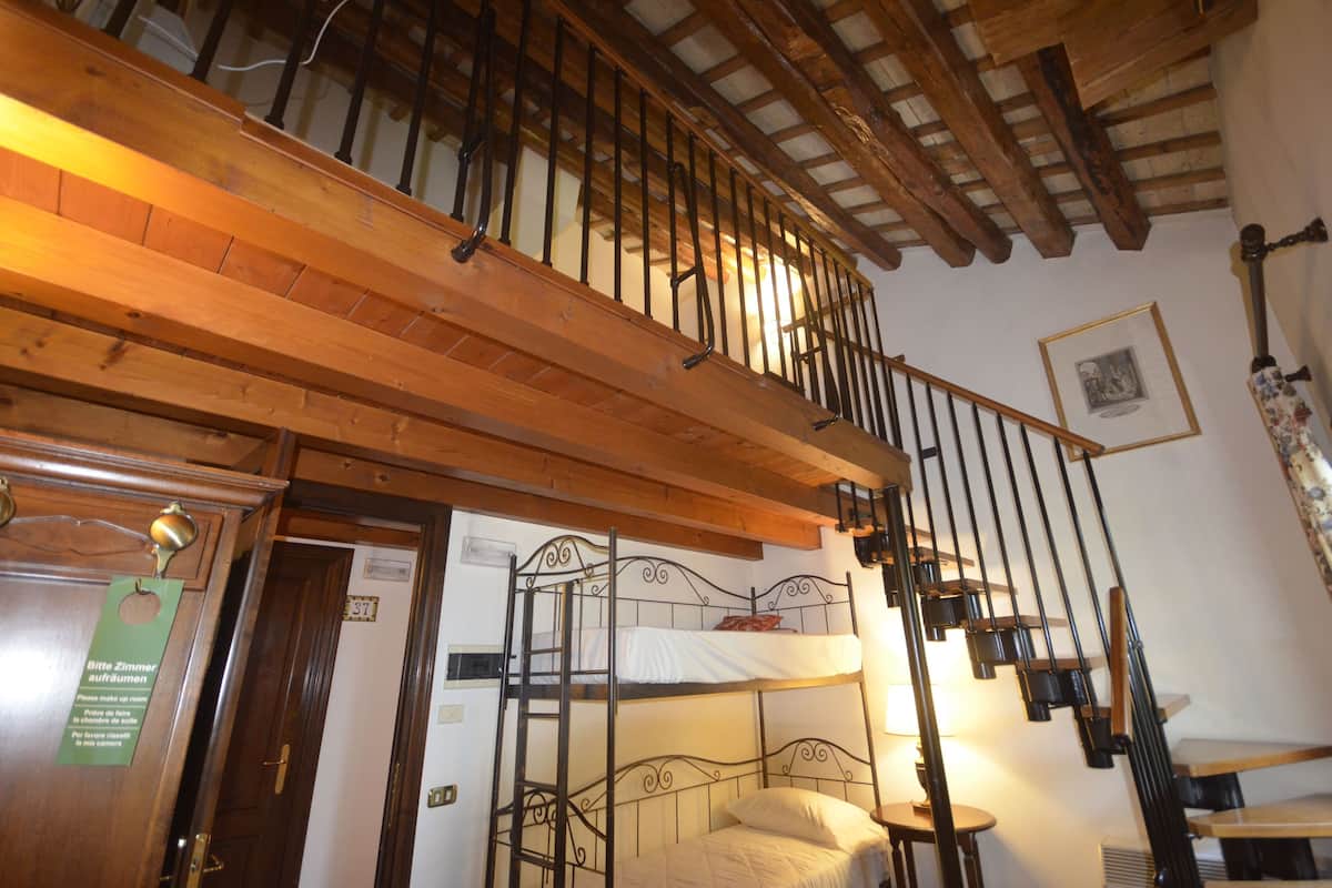 room | 1 bedroom, premium bedding, down duvets, minibar