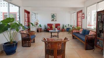 Sala de estar en el lobby