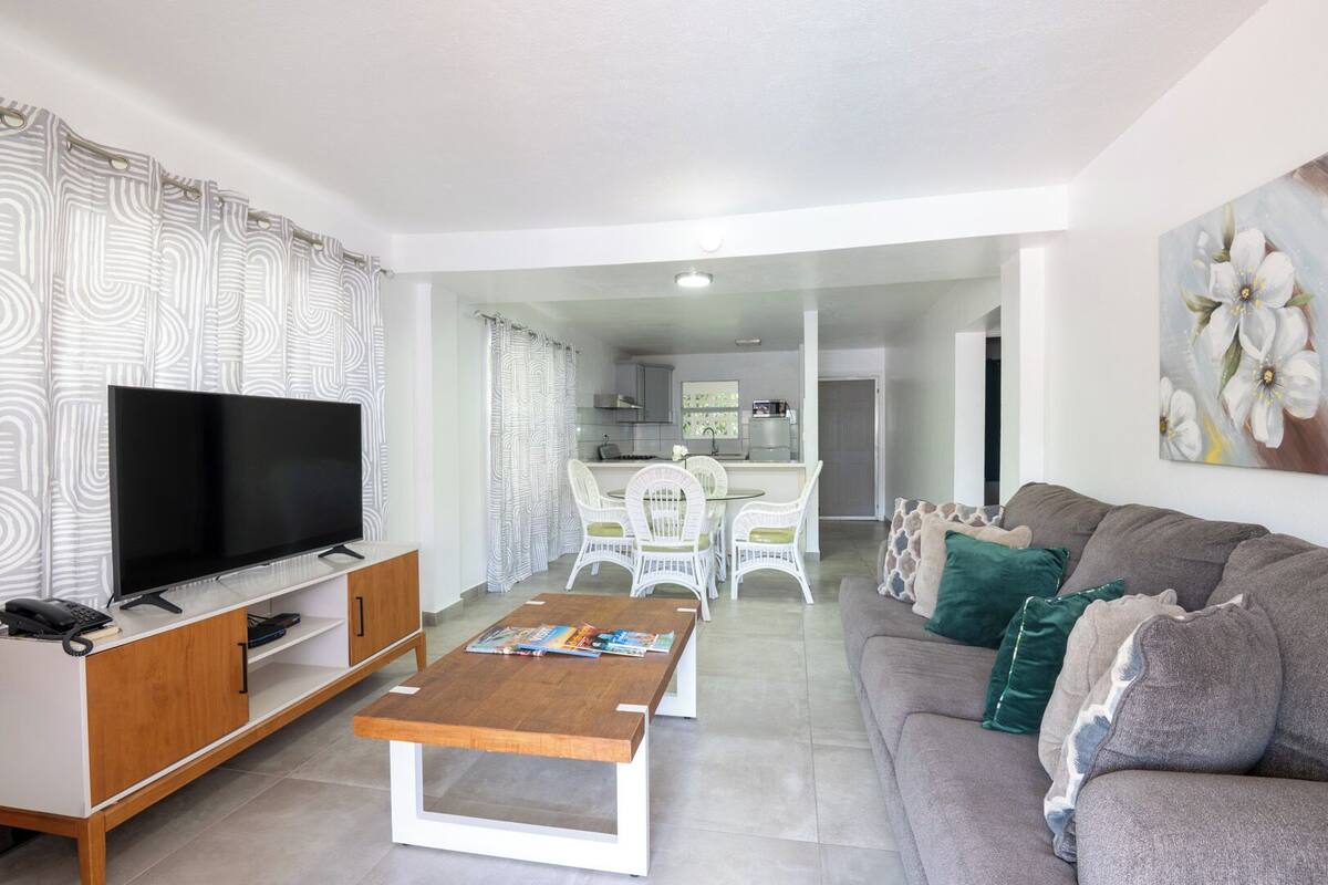 Suite, 2 Bedrooms, Non Smoking | Living area | Flat-screen TV