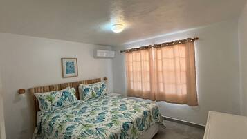 Suite, 2 Bedrooms, Non Smoking | In-room safe, free WiFi, bed sheets