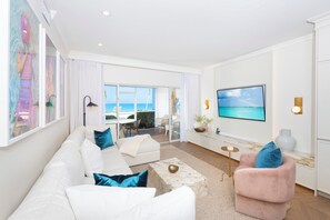 Unit 912 | Living area