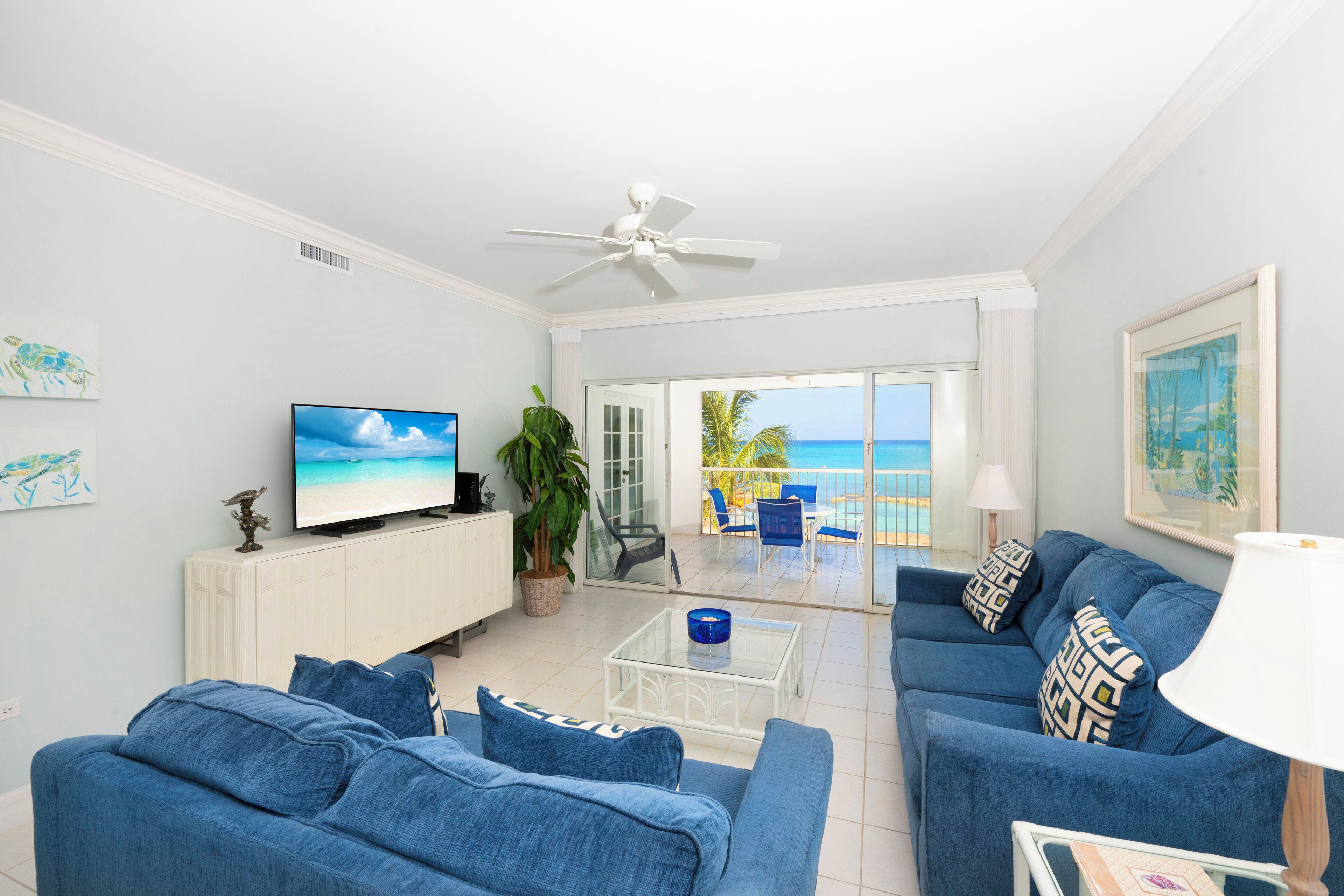 Unit 122 | Stofa | 50-tommu flatskjársjónvarp með kapalrásum, sjónvarp.