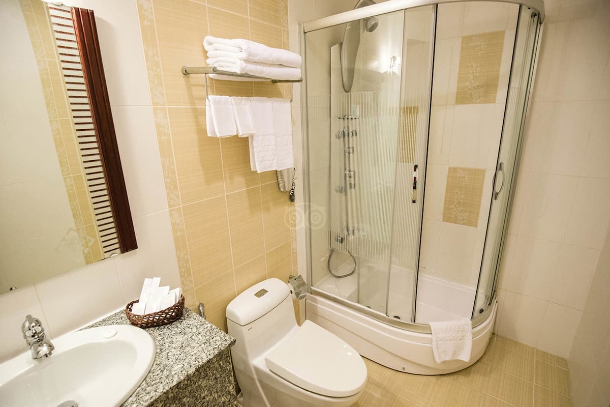 Minibar, coffres-forts dans les chambres, bureau, Wi-Fi gratuit