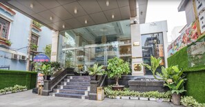 Front of property - Golden Central Hotel Saigon (Ho Chi Minh City)
