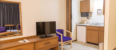 Suite, 1 King-Bett, Nichtraucher | Eigene Kochnische