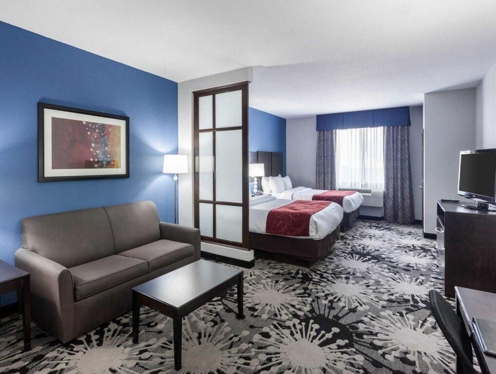 Desk, blackout drapes, iron/ironing board, free WiFi