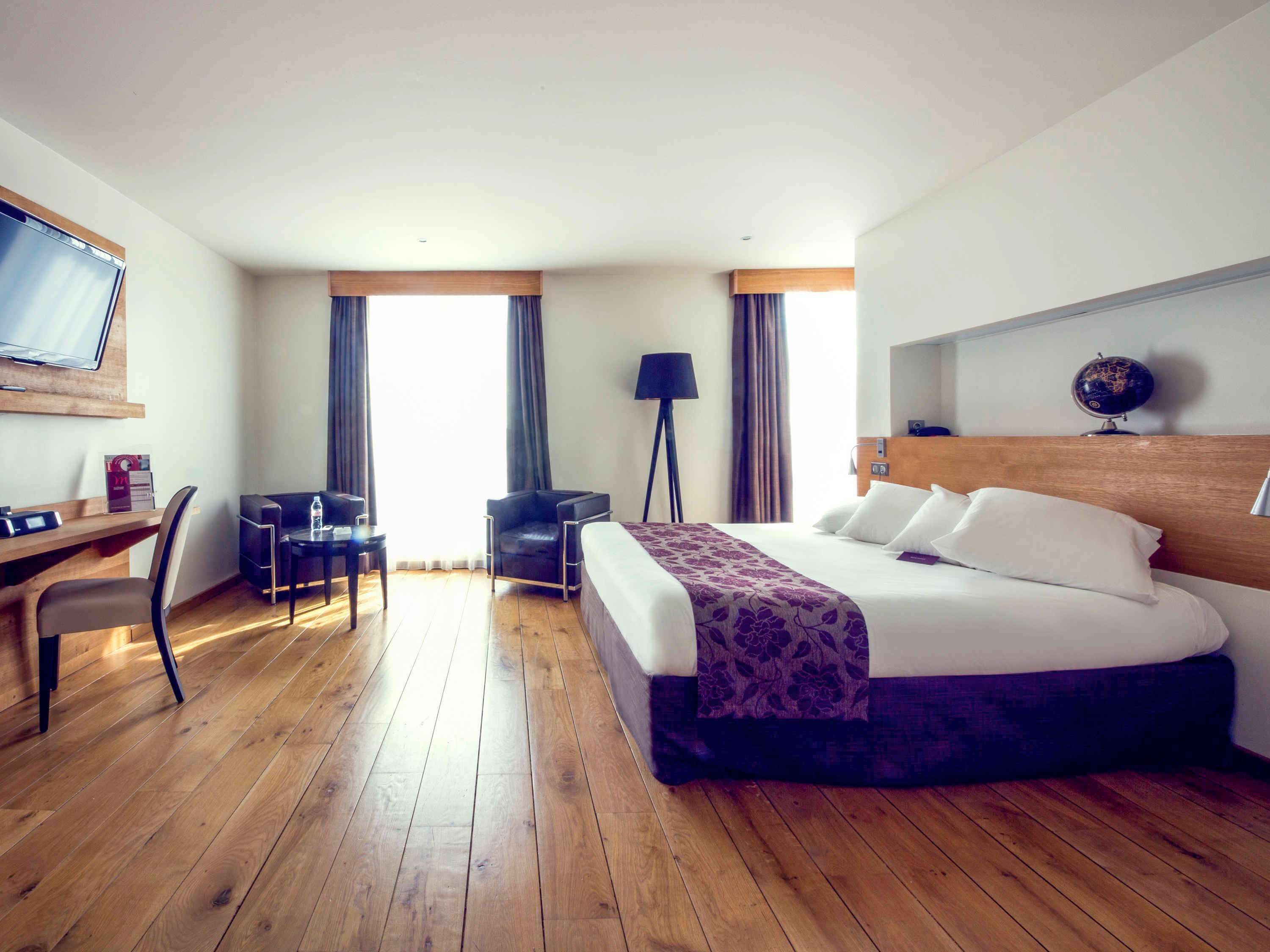 superior suite, 1 double bed with sofa bed | premium bedding, in-room safe, desk, blackout curtains