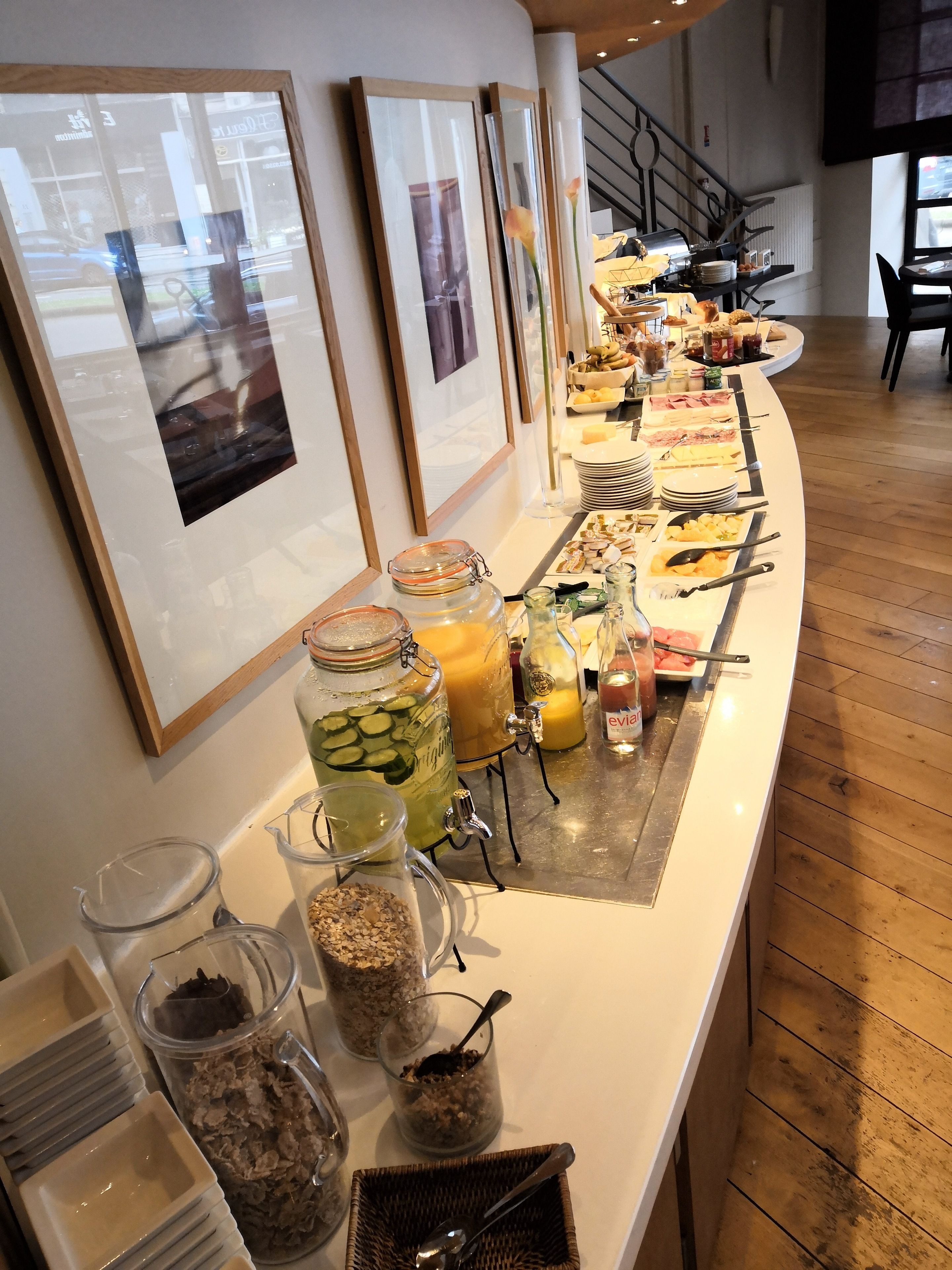 Daily buffet breakfast (EUR 19 per person)
