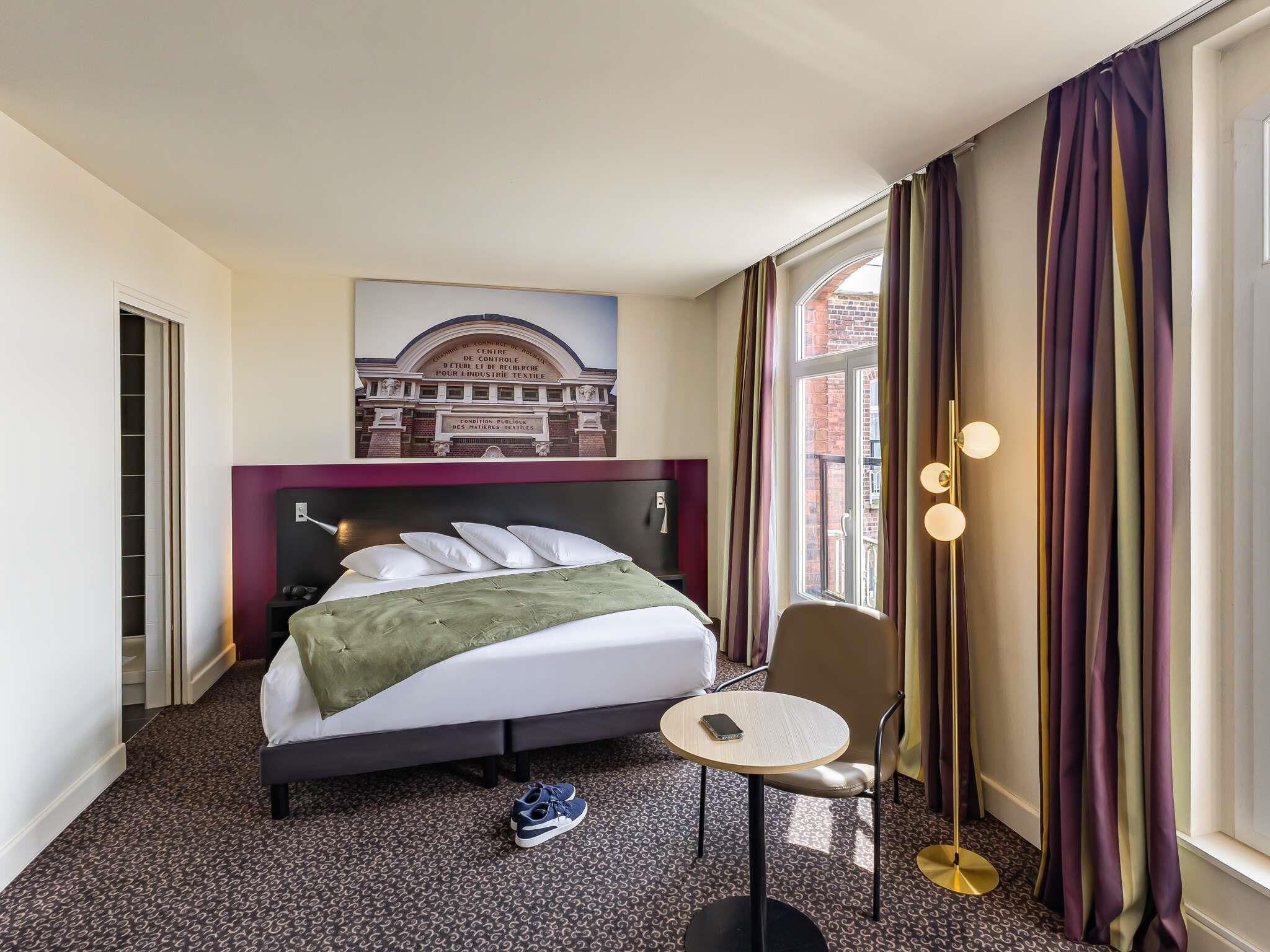 Privilege, Room, 1 Double Bed | Premium bedding, in-room safe, desk, blackout drapes