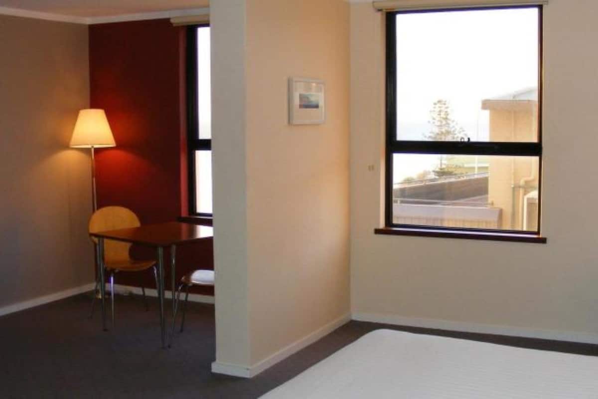 deluxe room, sea view | iron/ironing board, free wifi, bed sheets