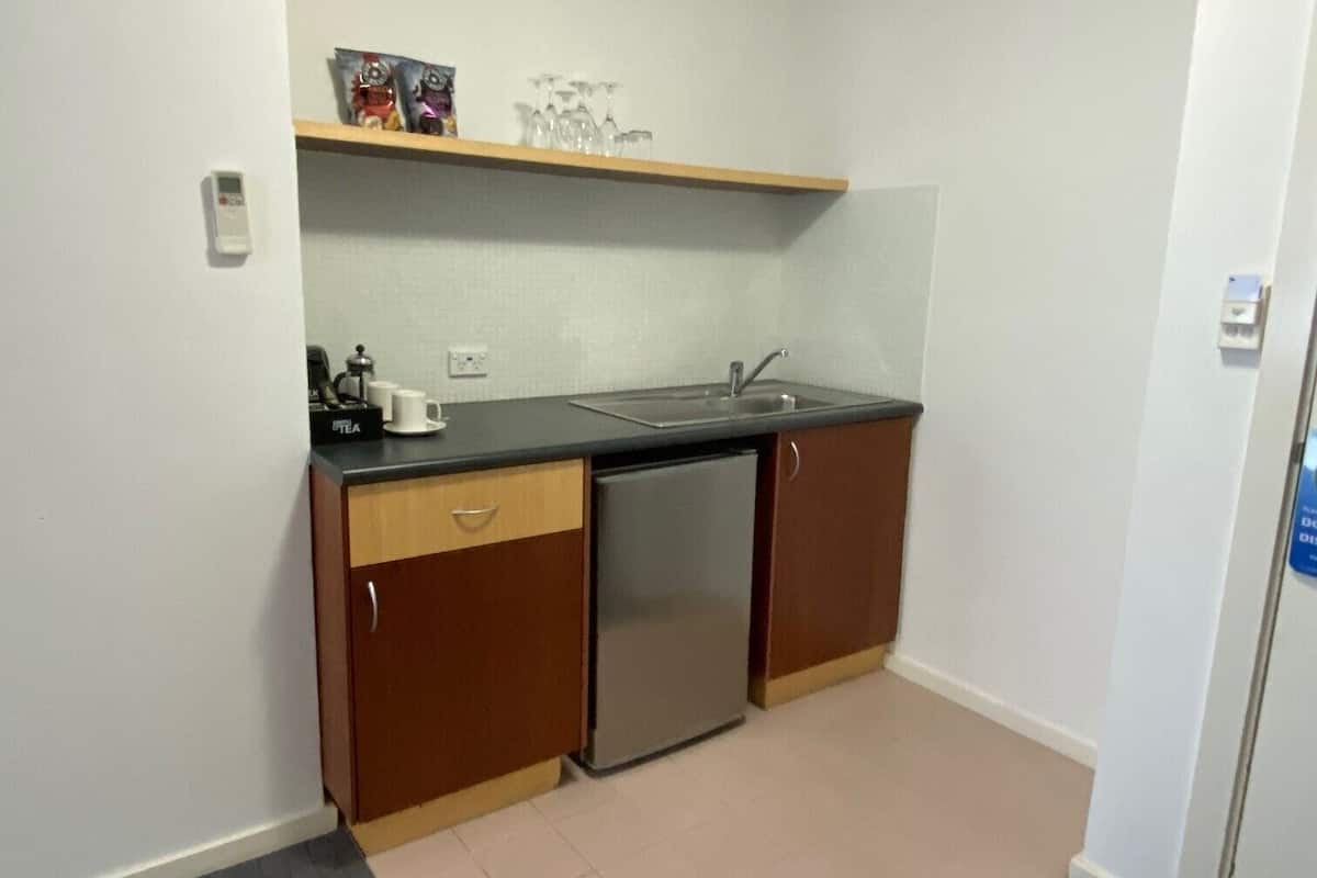 executive double room | private kitchenette | coffee/tea maker, electric kettle