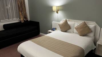 Room, Multiple Beds, Non Smoking, Lake View | Desk, laptop workspace, free cots/infant beds, free WiFi