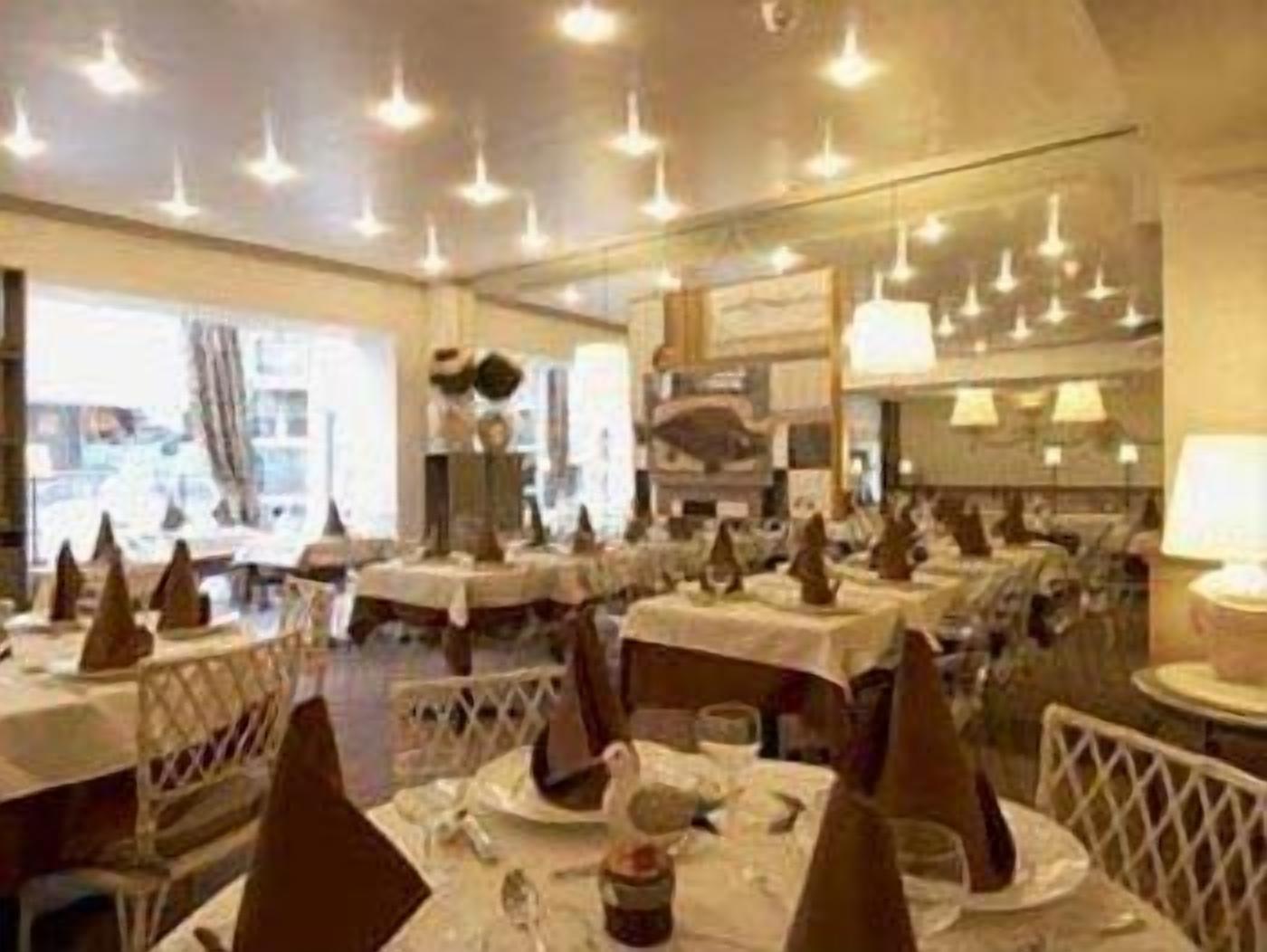 Breakfast and dinner served, local cuisine