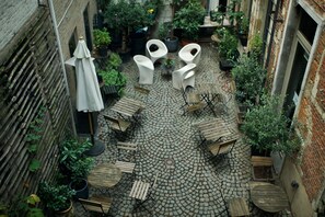 Courtyard - Hotel Matelote (Antwerp)