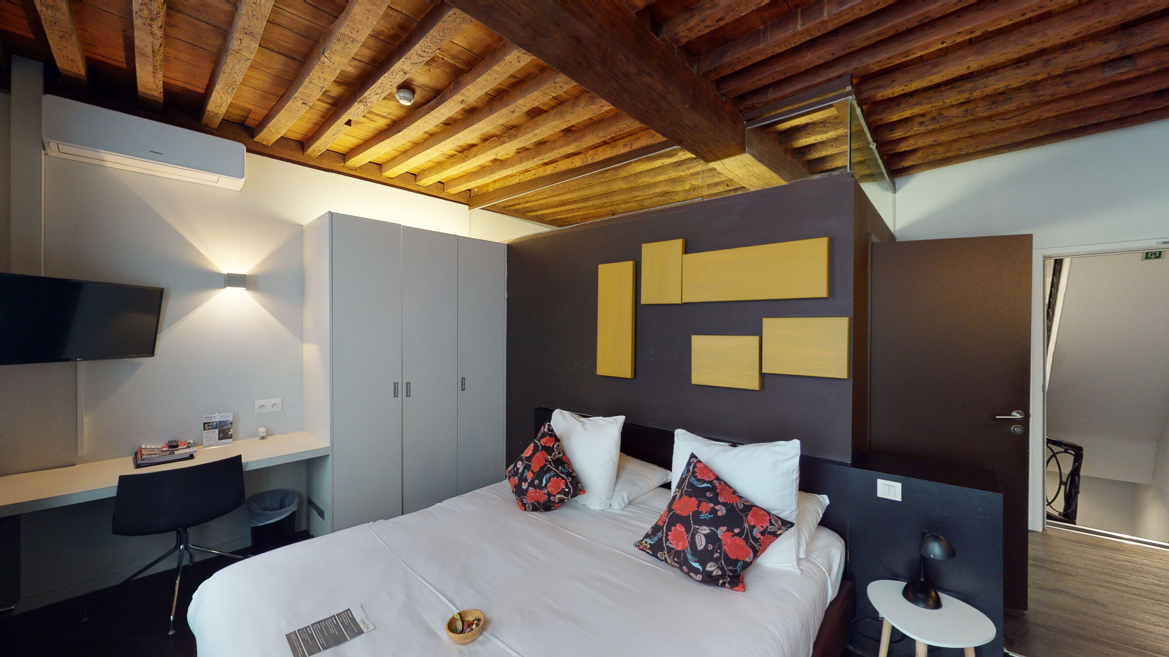 deluxe double room | in-room safe, desk, blackout curtains, free cots/infant beds