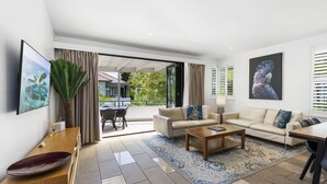 อพาร์ทเมนท์, 2 ห้องนอน | บริเวณนั่งเล่น | ทีวี, เครื่องเล่นดีวีดี