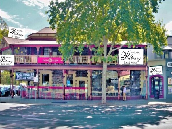Front of property - Adelaide Pulteney Motel (Adelaide)