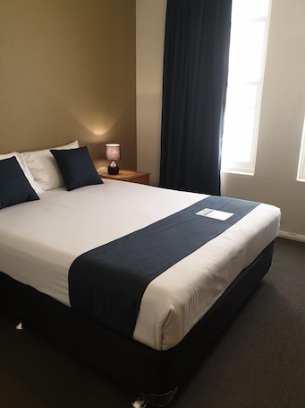 1 habitación, colchones con pillow-top y cortinas blackout