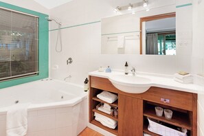 Bathroom - Bendles Cottages and Country Villas (Balmoral Ridge)
