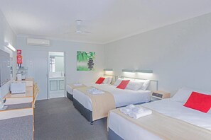 Bügeleisen/Bügelbrett, kostenlose Babybetten, kostenloses WLAN