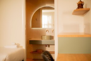客房 (Twin) | 熨斗/熨衫板、免費嬰兒床、免費 Wi-Fi、床單