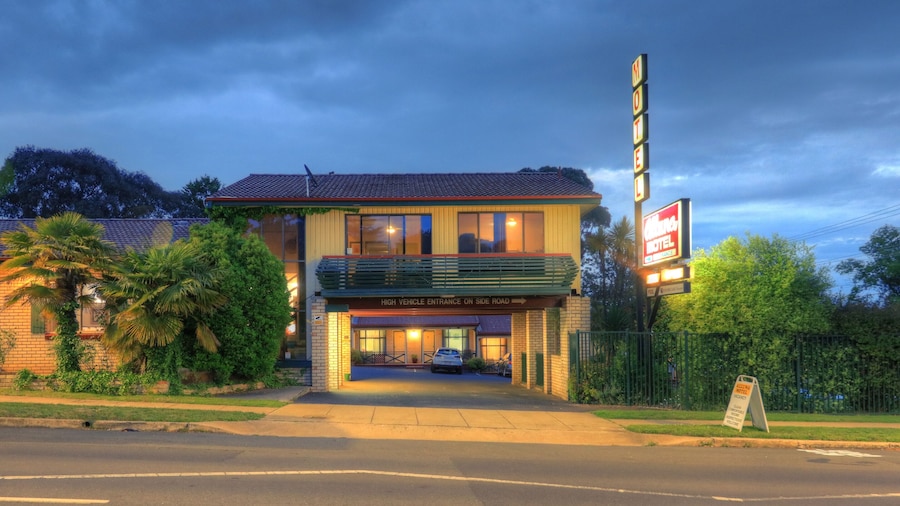 Alluna Motel
