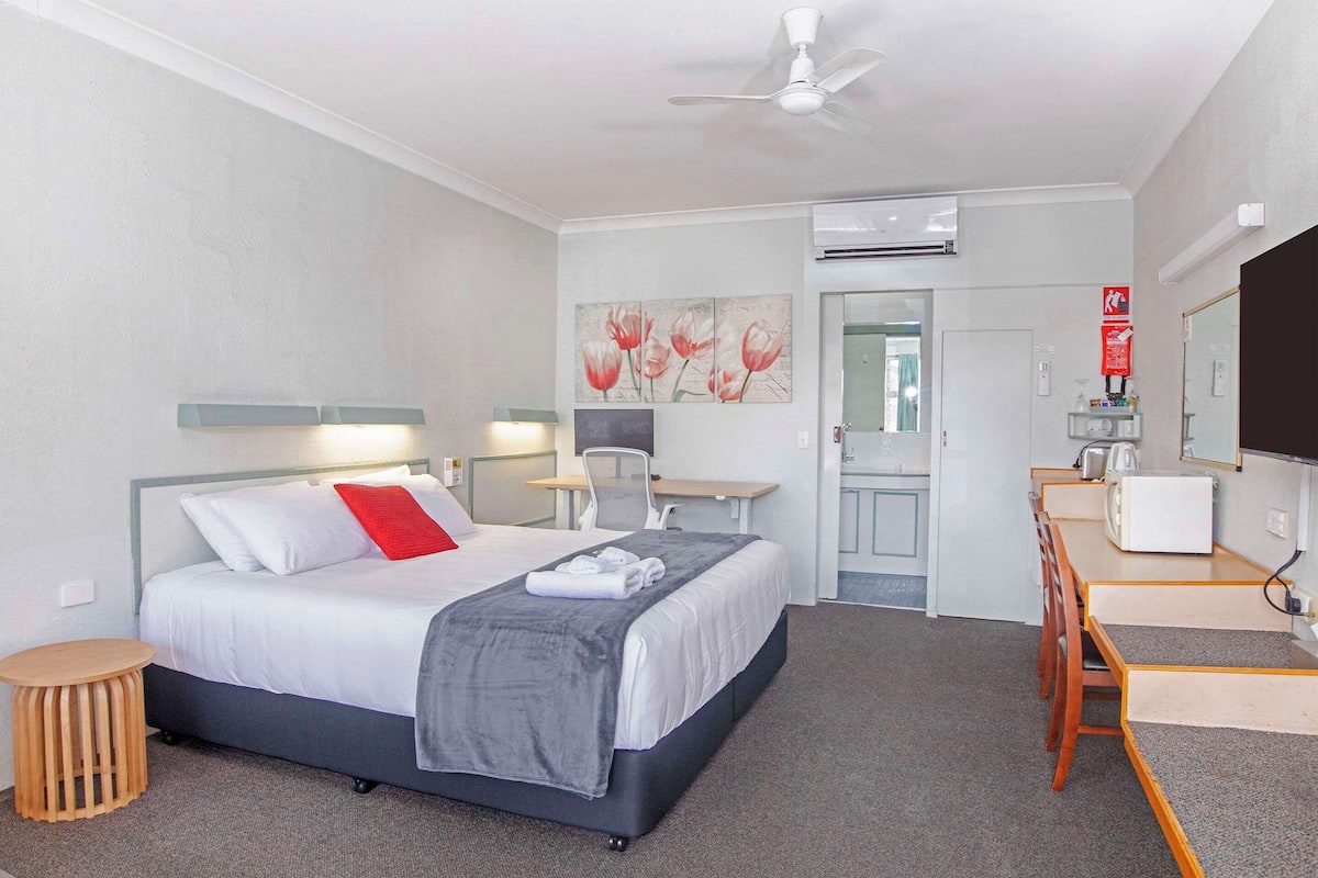 Iron/ironing board, free cots/infant beds, free WiFi, bed sheets