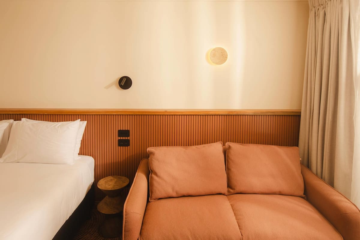 Room (Queen) | Iron/ironing board, free cribs/infant beds, free WiFi, bed sheets