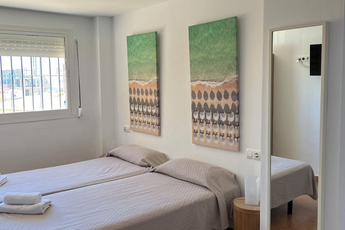 1 slaapkamer, donzen dekbedden, een bureau, gratis wifi