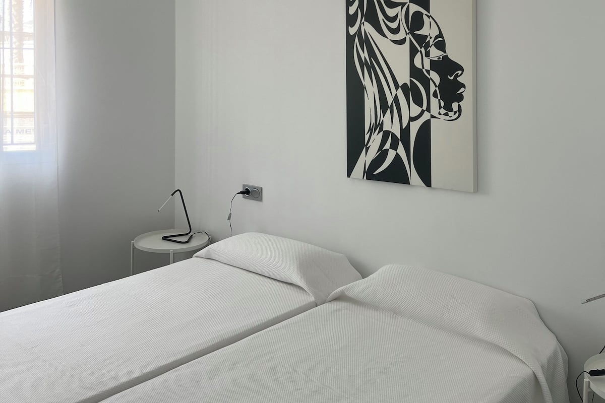 Tweepersoonskamer | 1 slaapkamer, donzen dekbedden, een bureau, gratis wifi