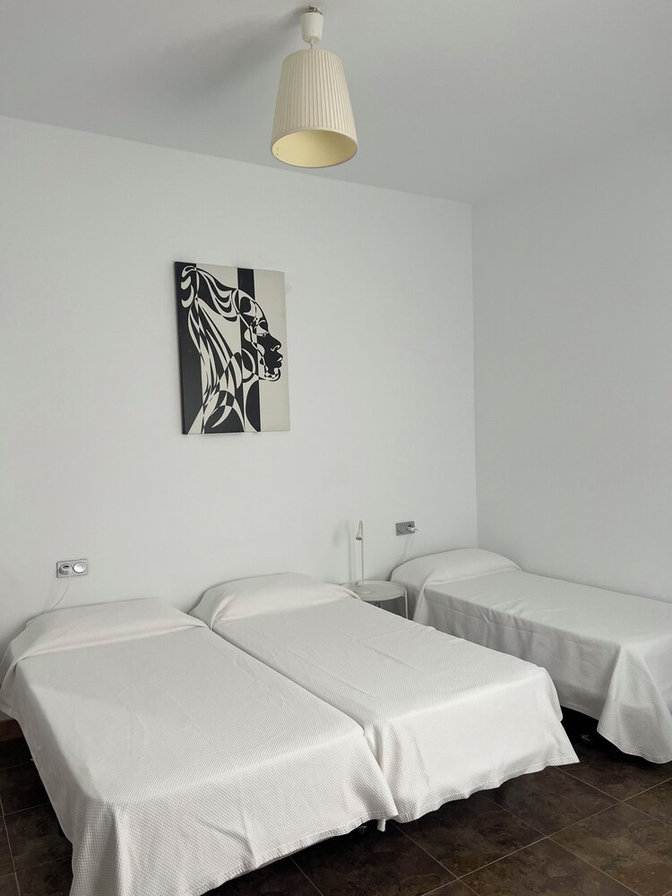 Hospederia Almundo by null