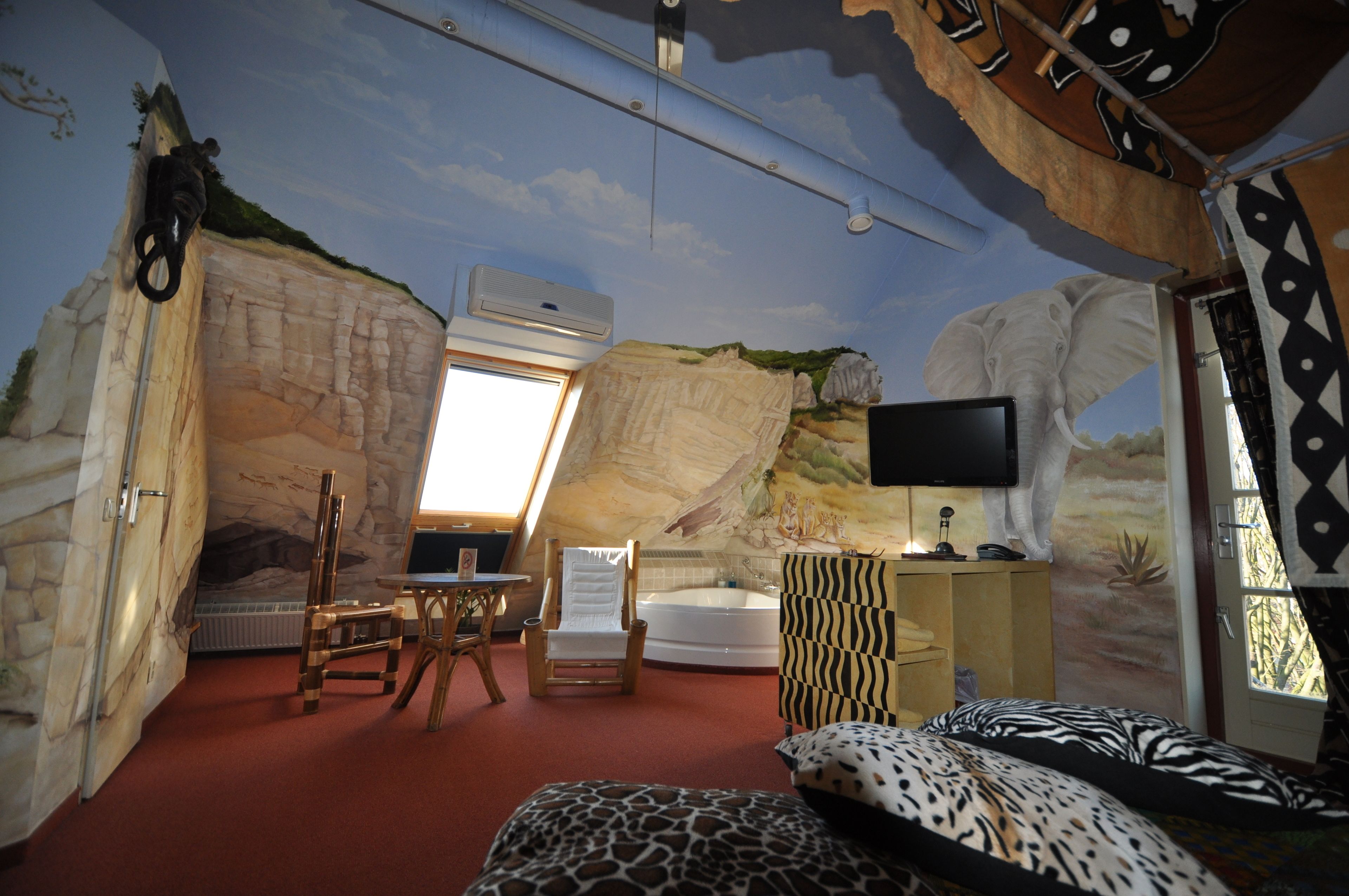 exclusive double room (theme room) | hypo-allergenic bedding, individually decorated, desk