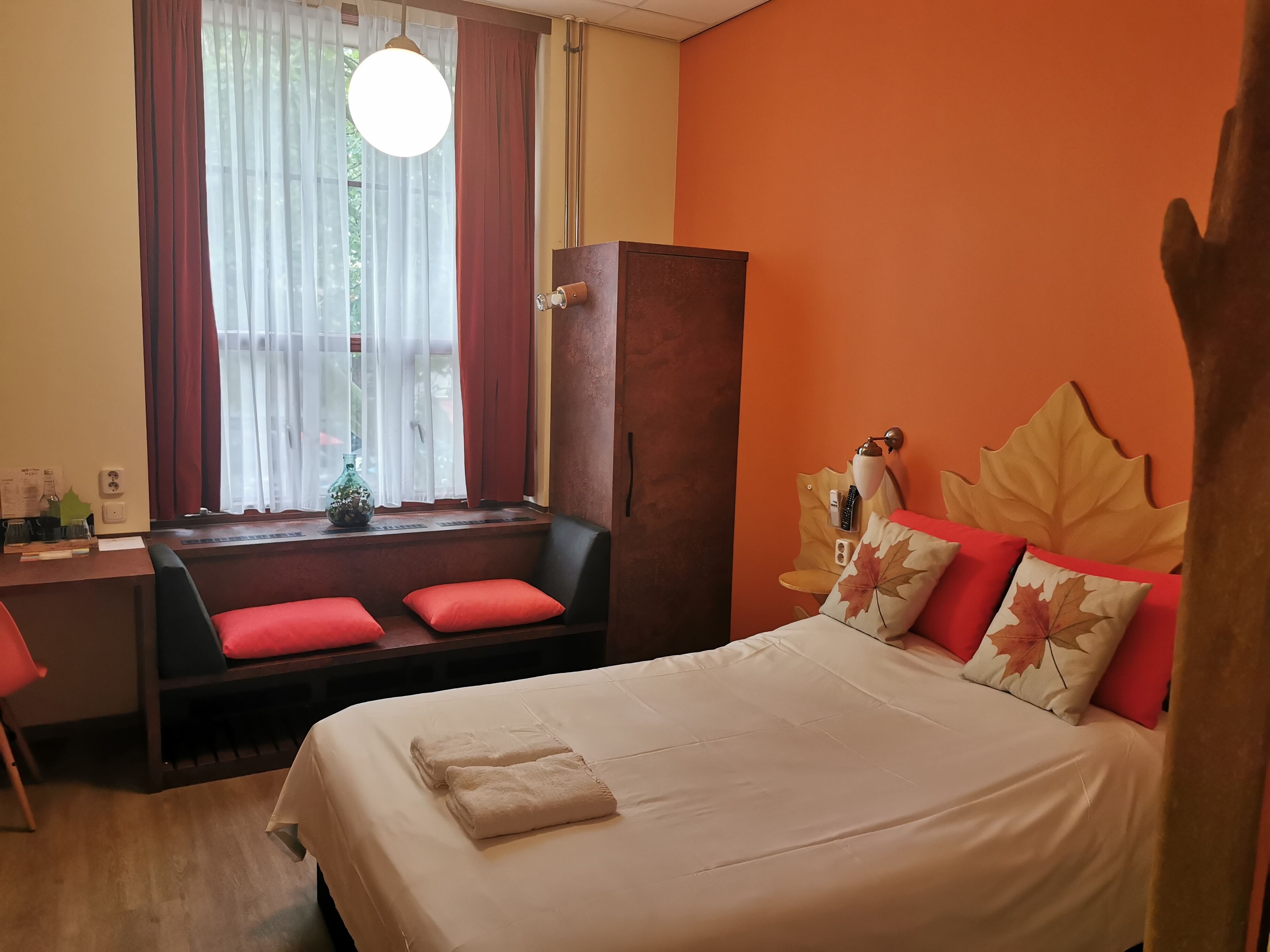 Literie hypoallergénique, décoration personnalisée, bureau