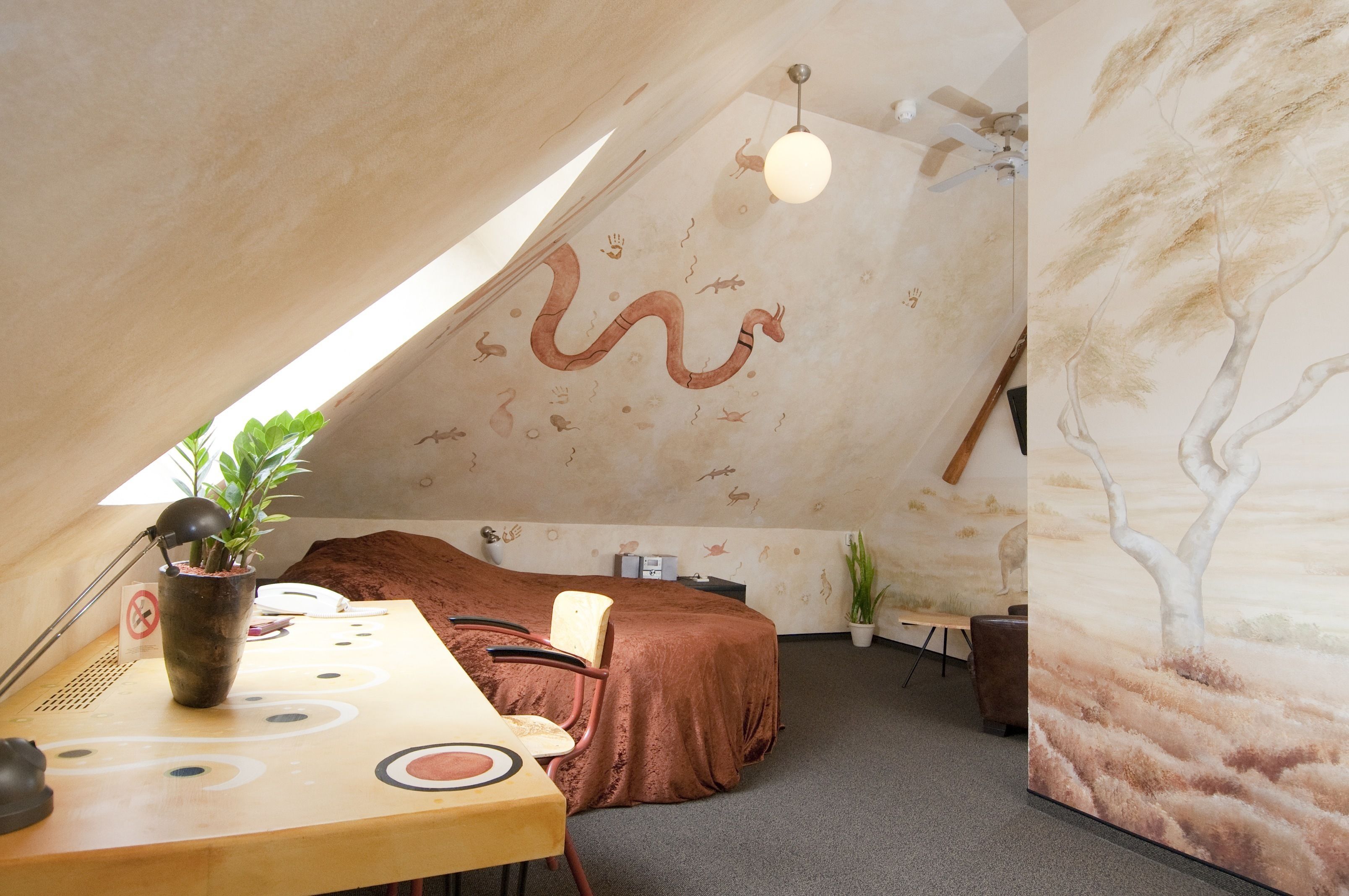 exclusive double room (theme room) | hypo-allergenic bedding, individually decorated, desk