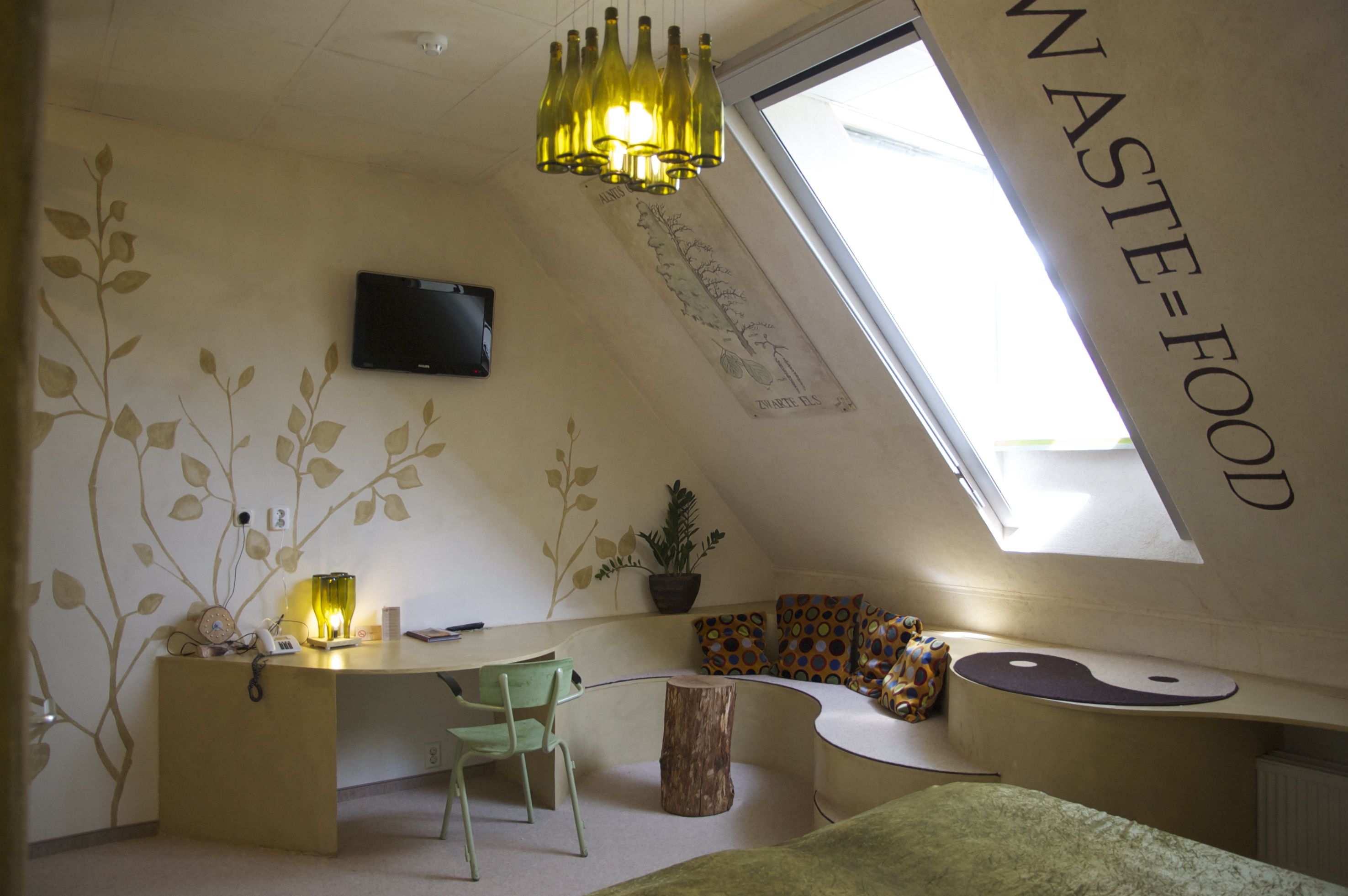 family quadruple room | hypo-allergenic bedding, individually decorated, desk