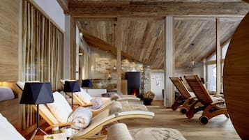 Sauna, steam room, hot stone massages, sports massages, 1 treatment room