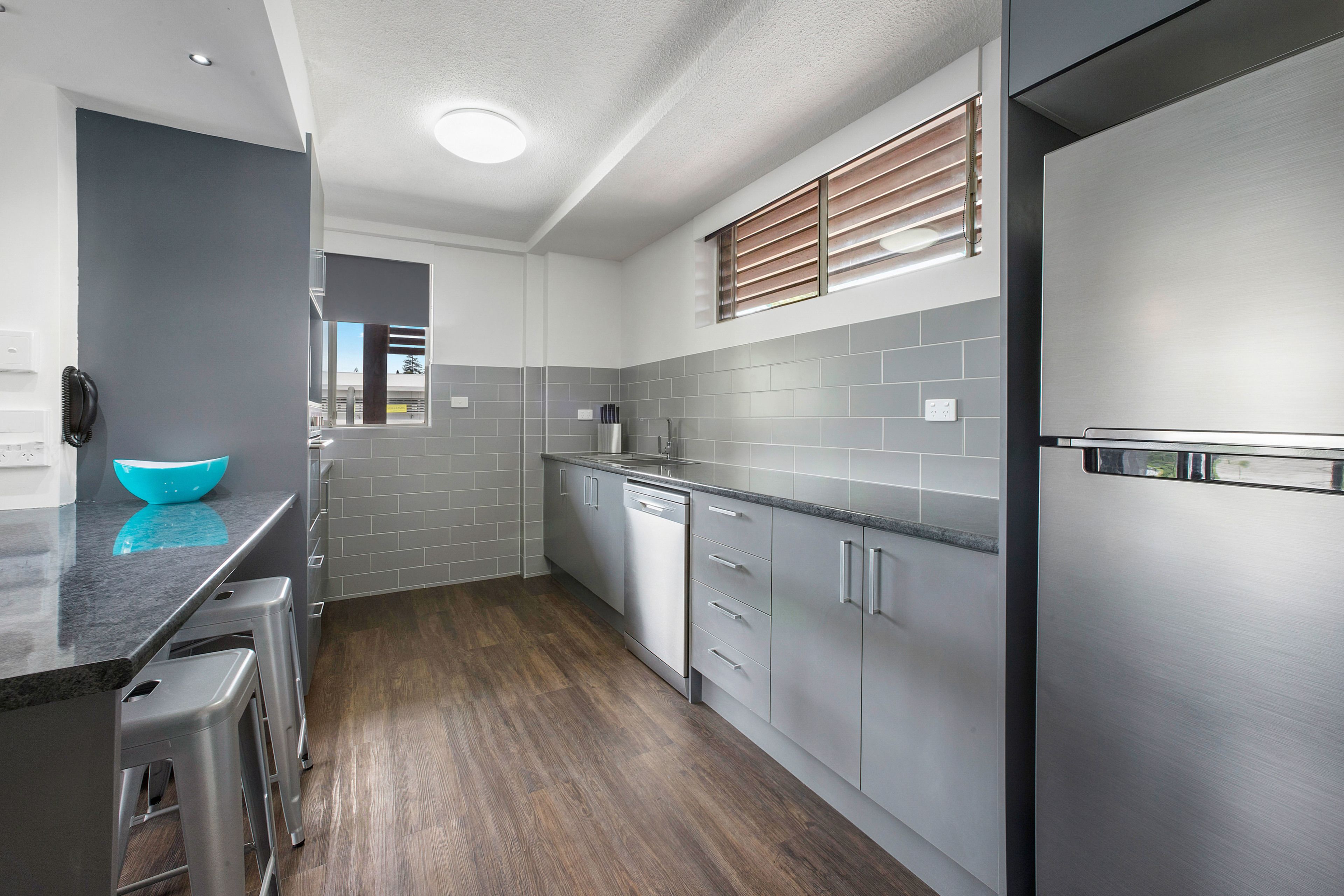 Suite Keluarga, 3 kamar tidur, pemandangan halaman, area halaman | Dapur pribadi | Lemari es dan microwave (berdasarkan permintaan)