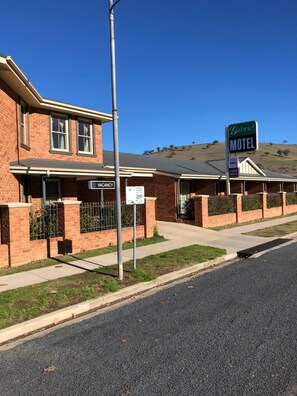 Exterior - Gabriel Motor Inn (Gundagai)