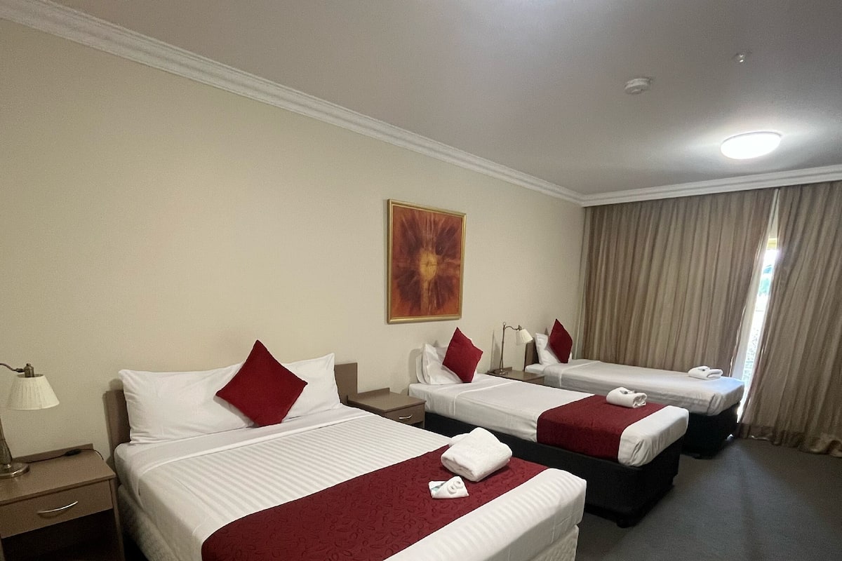 Deluxe Room, Non Smoking, Balcony (Deluxe family room 4 *)