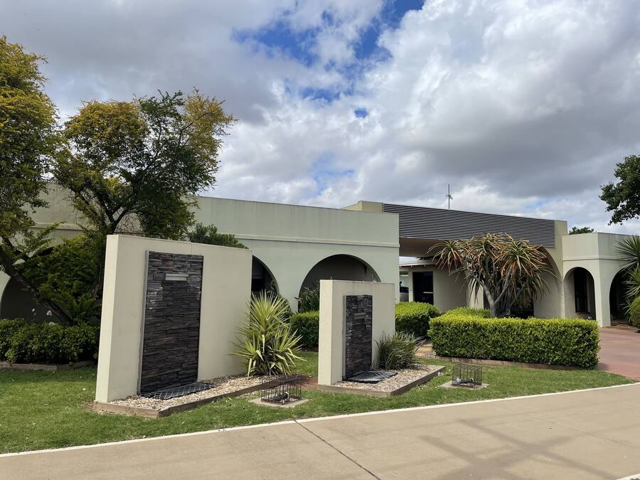 Fachada da propriedade