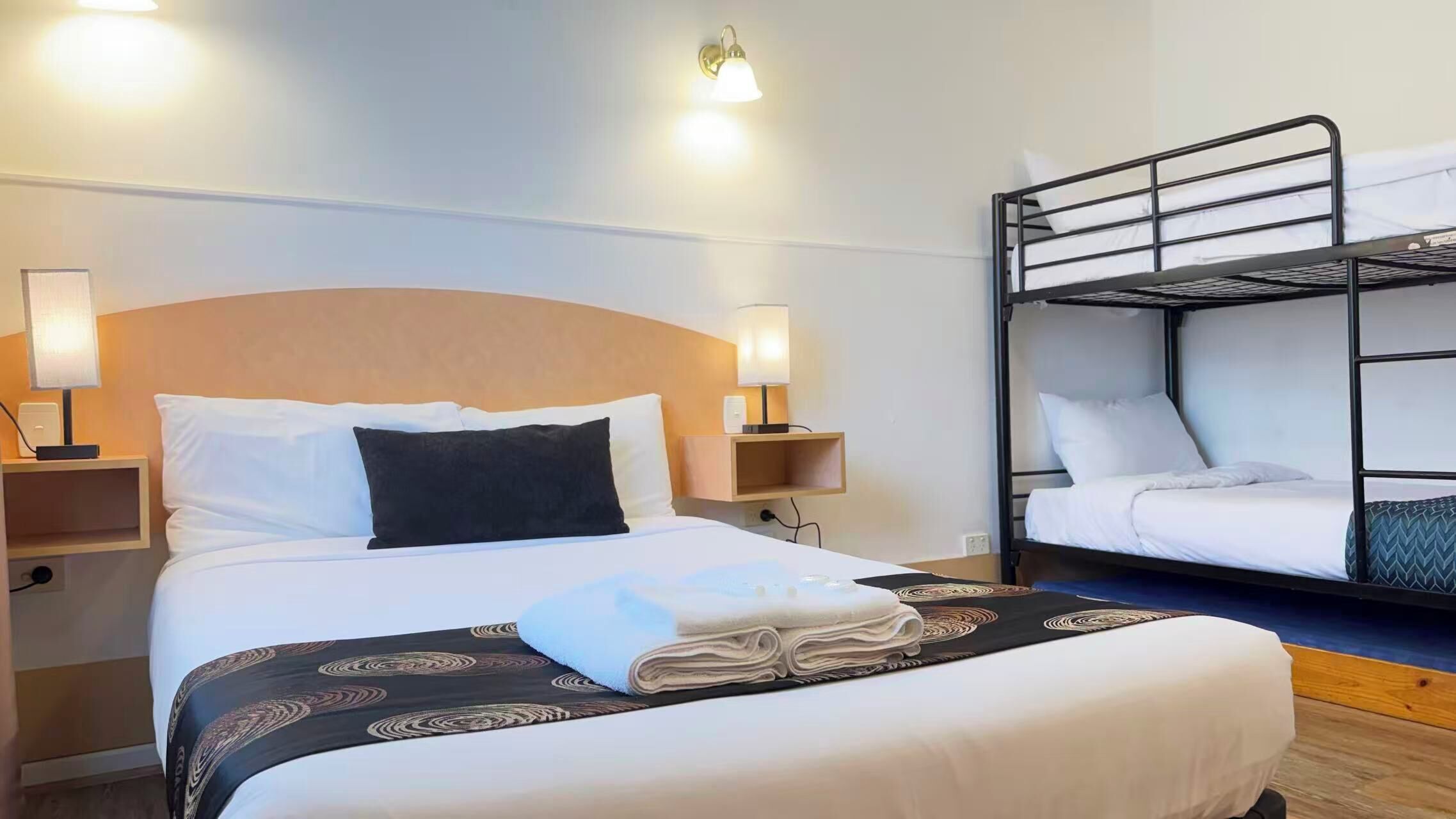 Family Studio, Non Smoking | Laptop workspace, iron/ironing board, free WiFi, bed sheets