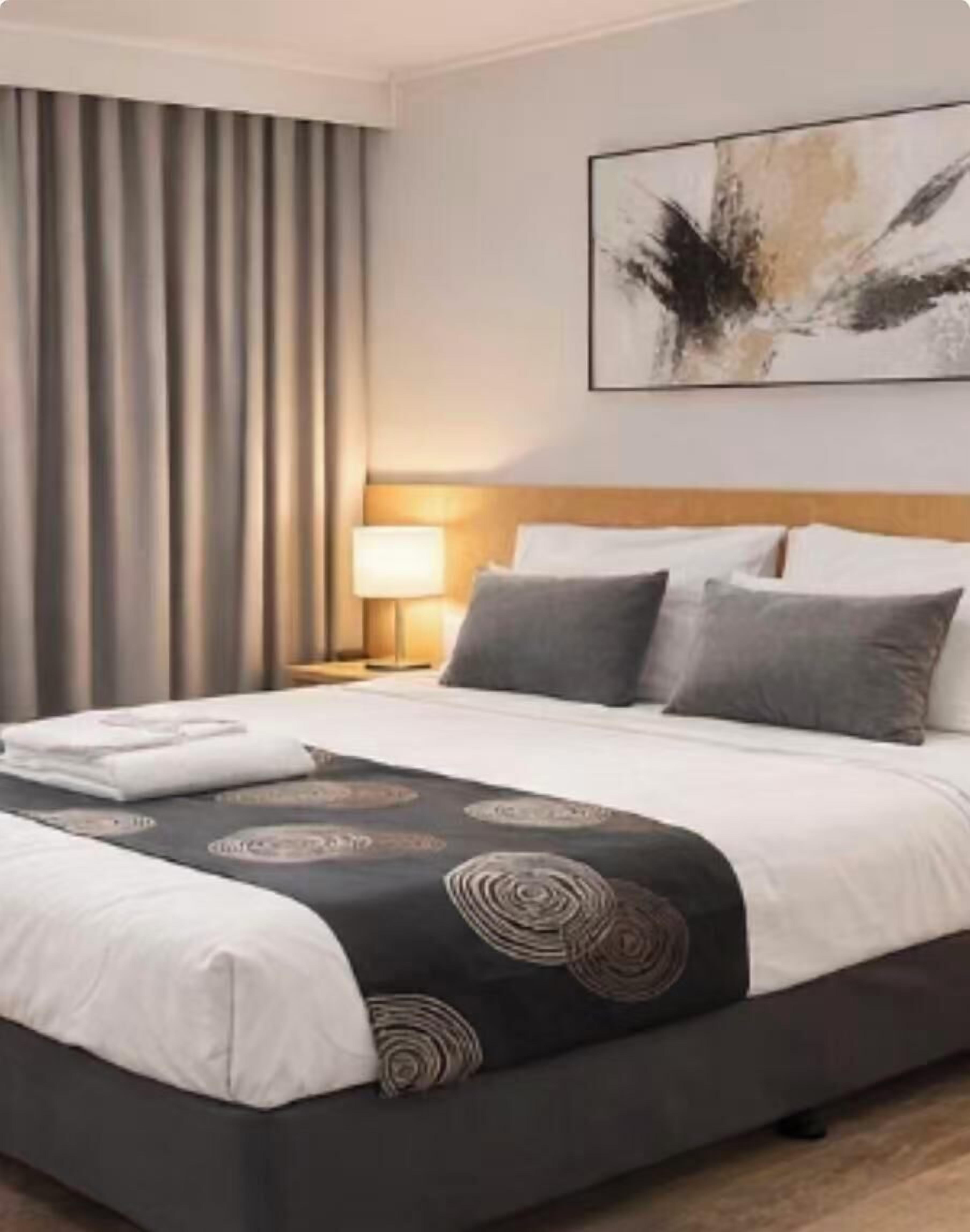 Standard Queen Room | Laptop workspace, iron/ironing board, free WiFi, bed sheets