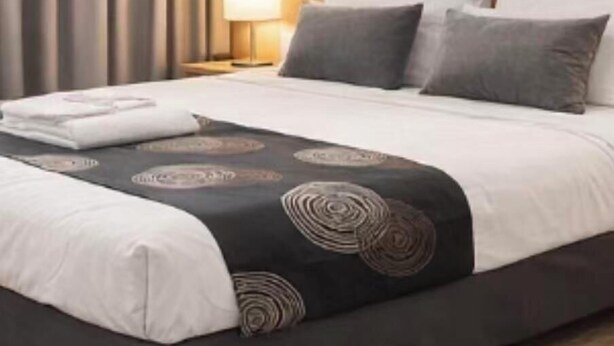Rom – standard, 1 queensize-seng, ikke-røyk | Skrivebord for bærbar PC, strykejern/-brett og wi-fi (inkludert)